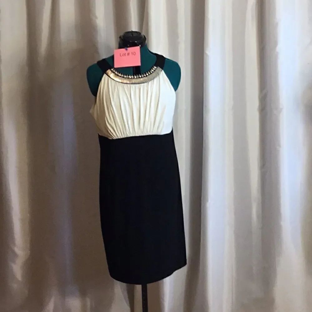 Sleeveless dress in black & white with built in necklace in size 16 by AA STUDIO